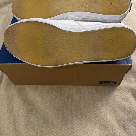 Keds Original Champion CVO Sneaker White Size 4.5 M Big Kid - Picture 3 of 9